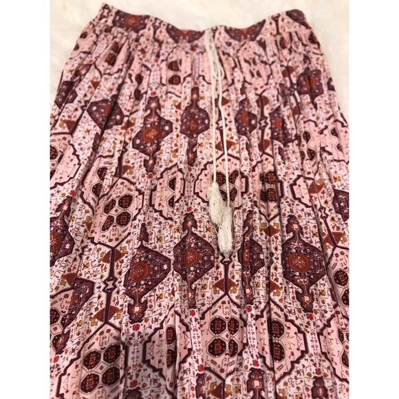 🌸High waisted maxi skirt🌸 - Picture 2 of 3